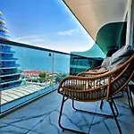 Sere White Titanic By Endless Summer - Premium Sea View Lejlighed Năvodari