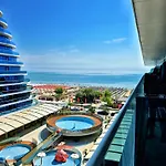 Sere White Titanic By Endless Summer - Premium Sea View Lejlighed *
